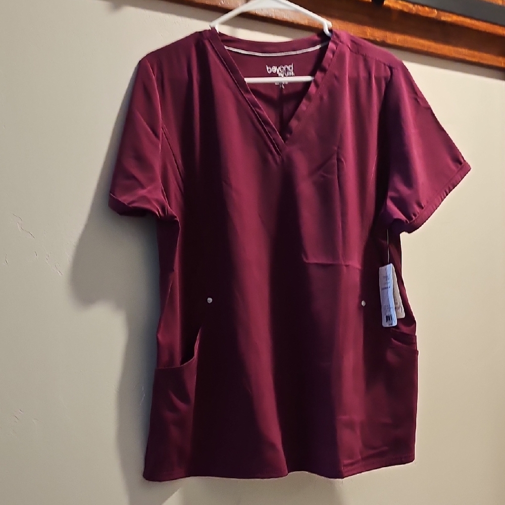 NWT XL Beyond Scrubs Scrub Top